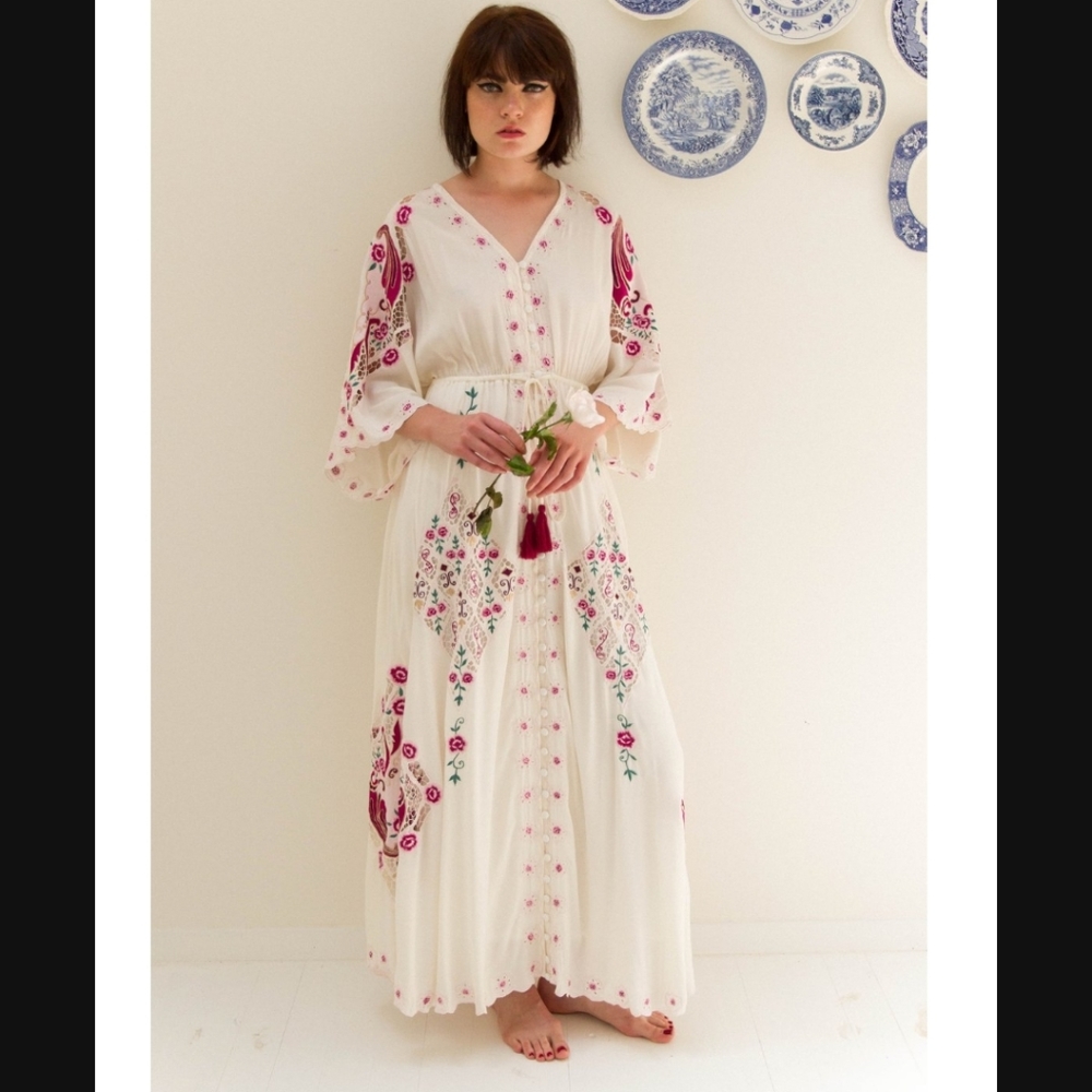 FILLYBOO Balloon Rouge Duster Maxi Ivory Dress